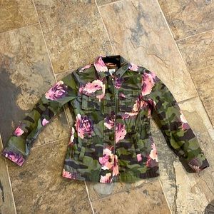 Girls Floral Camo Jacket, size M